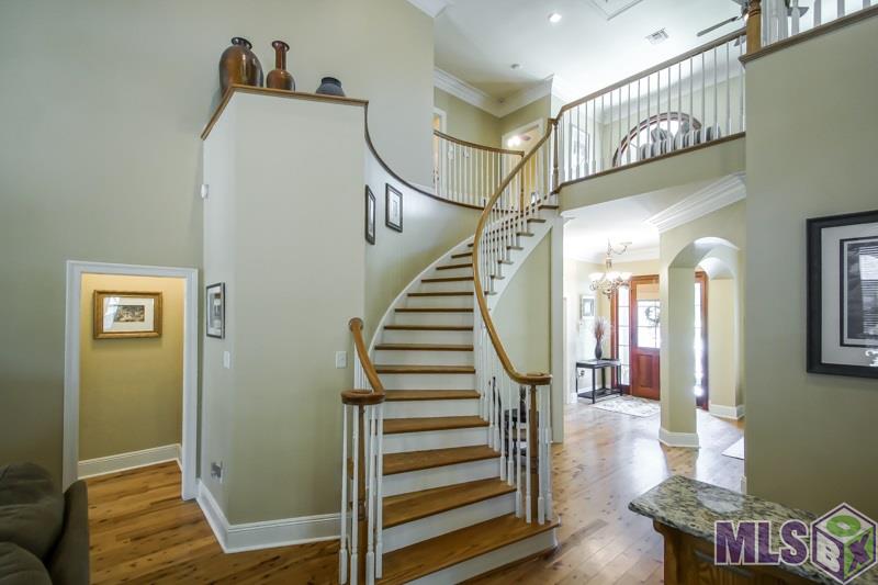 18954 Womack Road Baton Rouge, LA 70817 - Photo 5 of 32 Romantic Semi-Circular Staircase