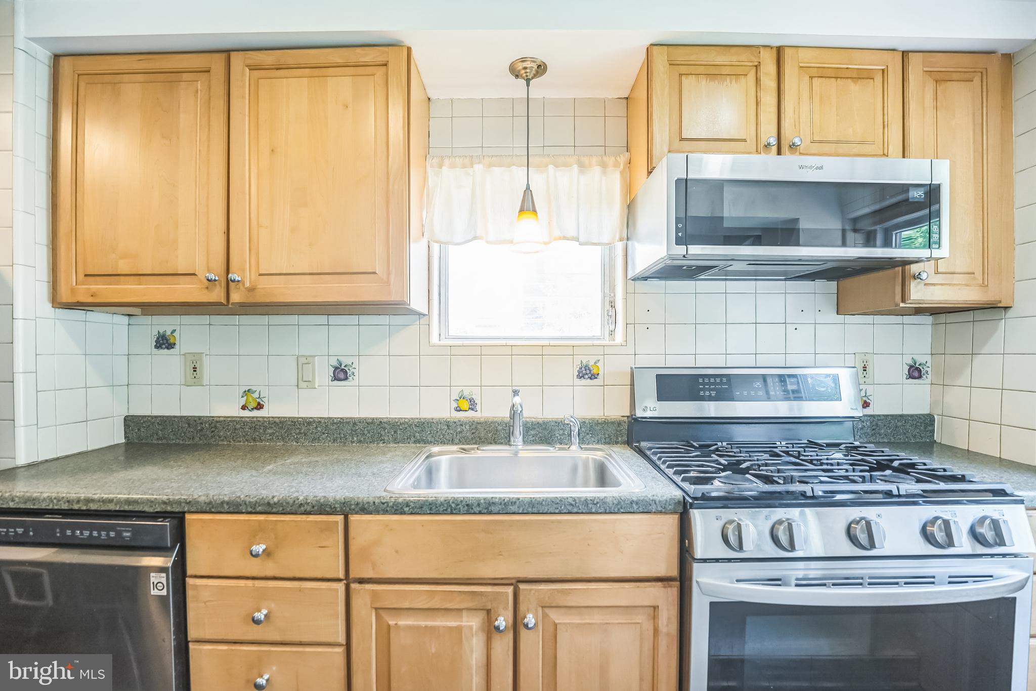 205 Lyster Road Oreland, PA 19075 - Photo 9 of 24 Gallery Image 9