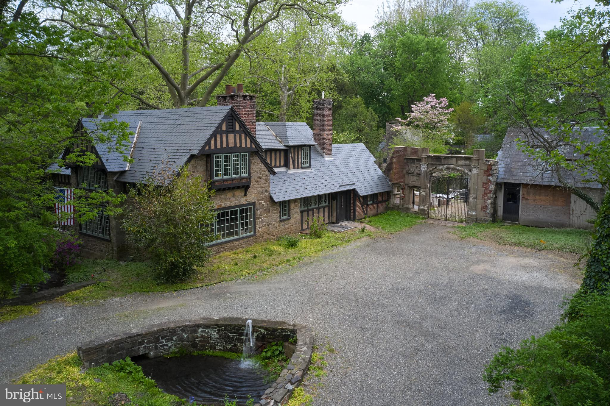 2610 River Road New Hope, PA 18938 - Photo 2 of 22 a front view of a house with garden