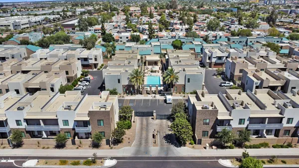 $2,745 | 901 South Smith Road, Unit 1042, Tempe, AZ 85281