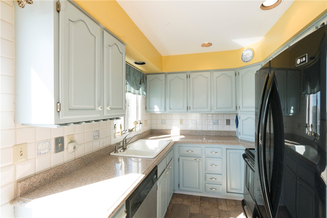 17 Pennsylvania Road Little Compton, RI 02837 - Photo 11 of 27