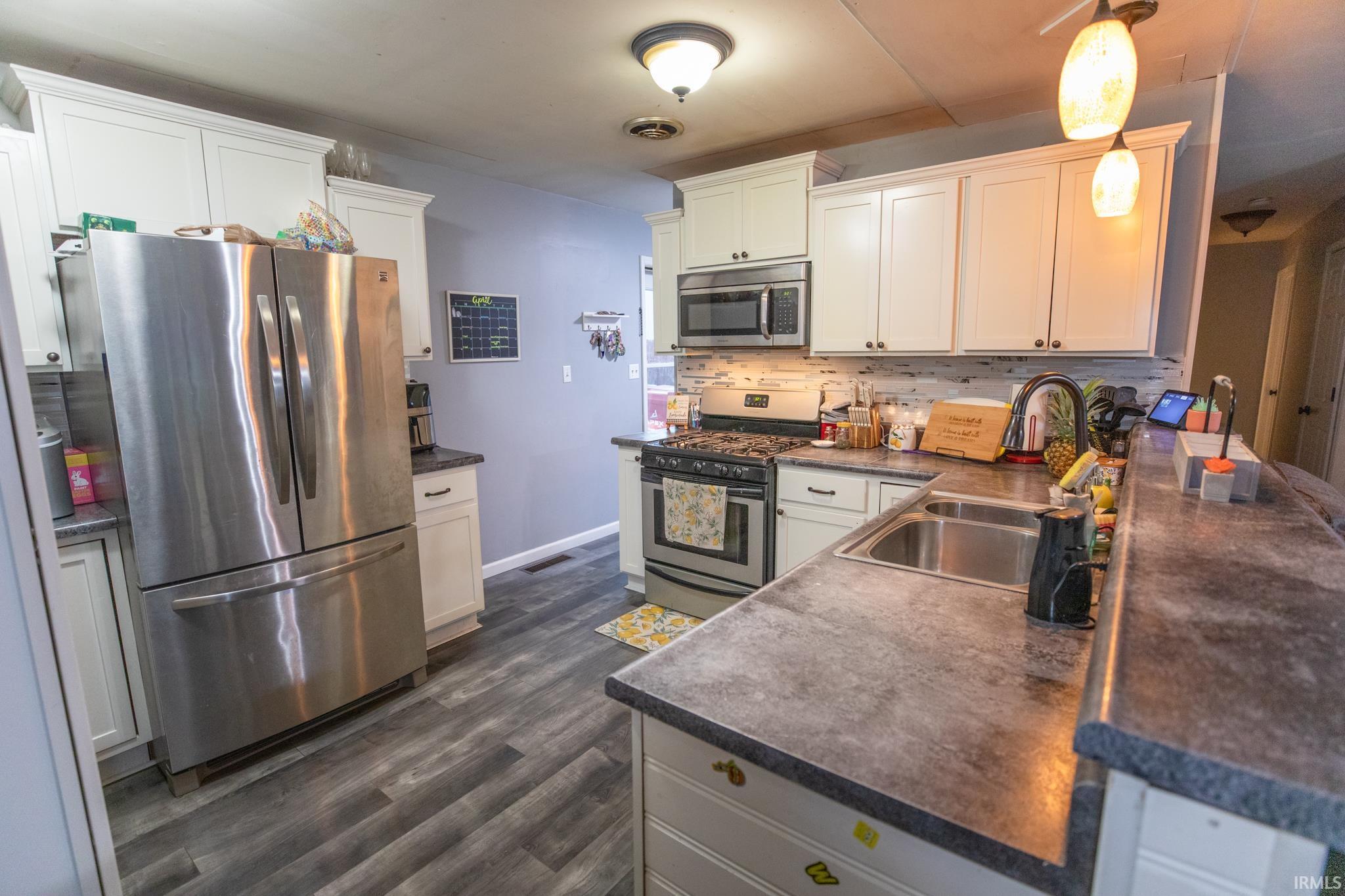 1100 Rochester Boulevard Rochester, IN 46975 - Photo 9 of 21