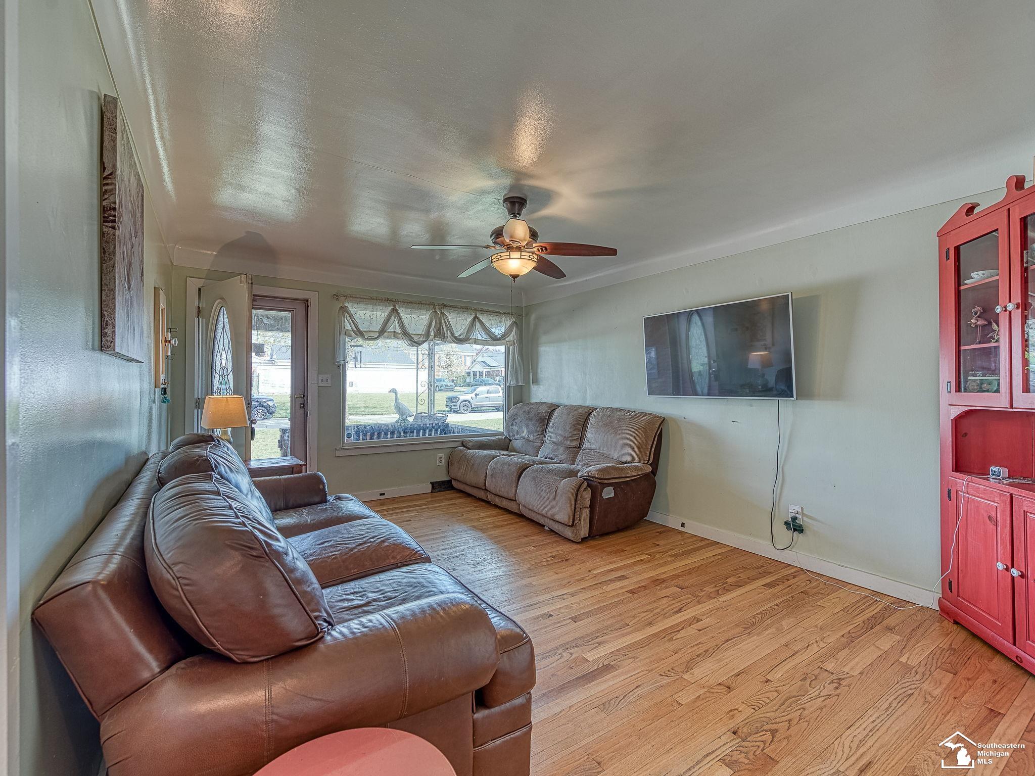 25144 Reeck Road Woodhaven, MI 48183 - Photo 4 of 31