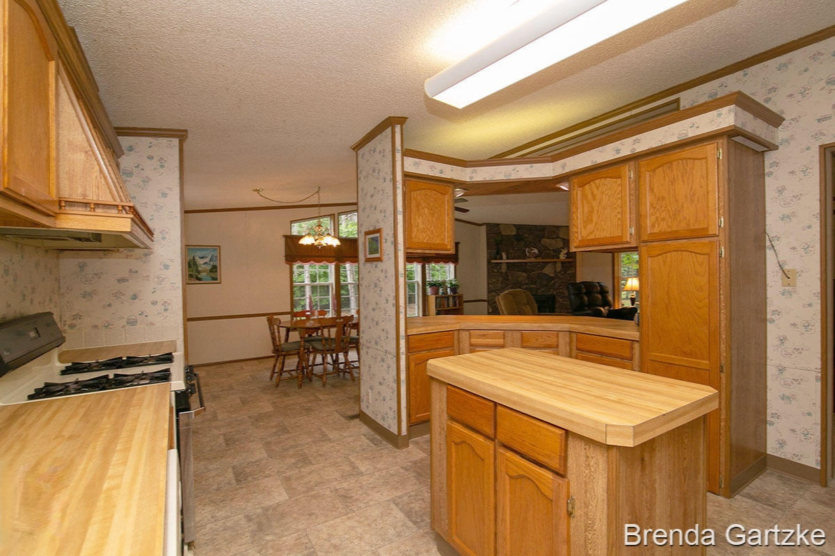 8906 Garbow Road Howard City, MI 49329 - Photo 11 of 22 Garbow8915