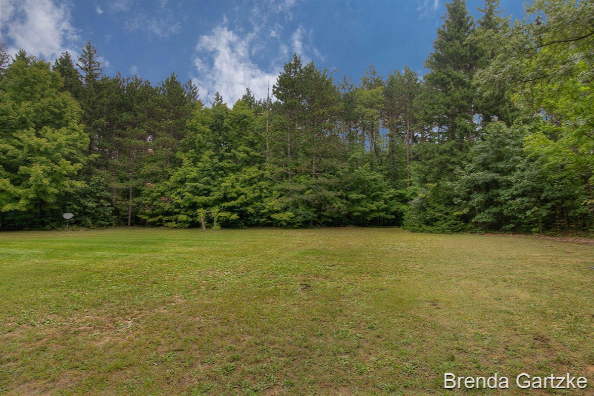 8906 Garbow Road Howard City, MI 49329 - Photo 20 of 22 Garbow8924