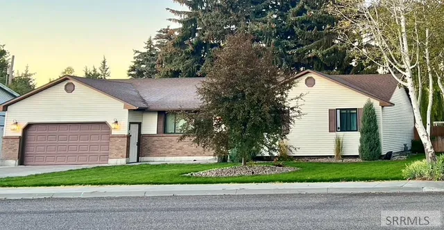 $400,000 | 3382 Grove Lane, Idaho Falls, ID 83404