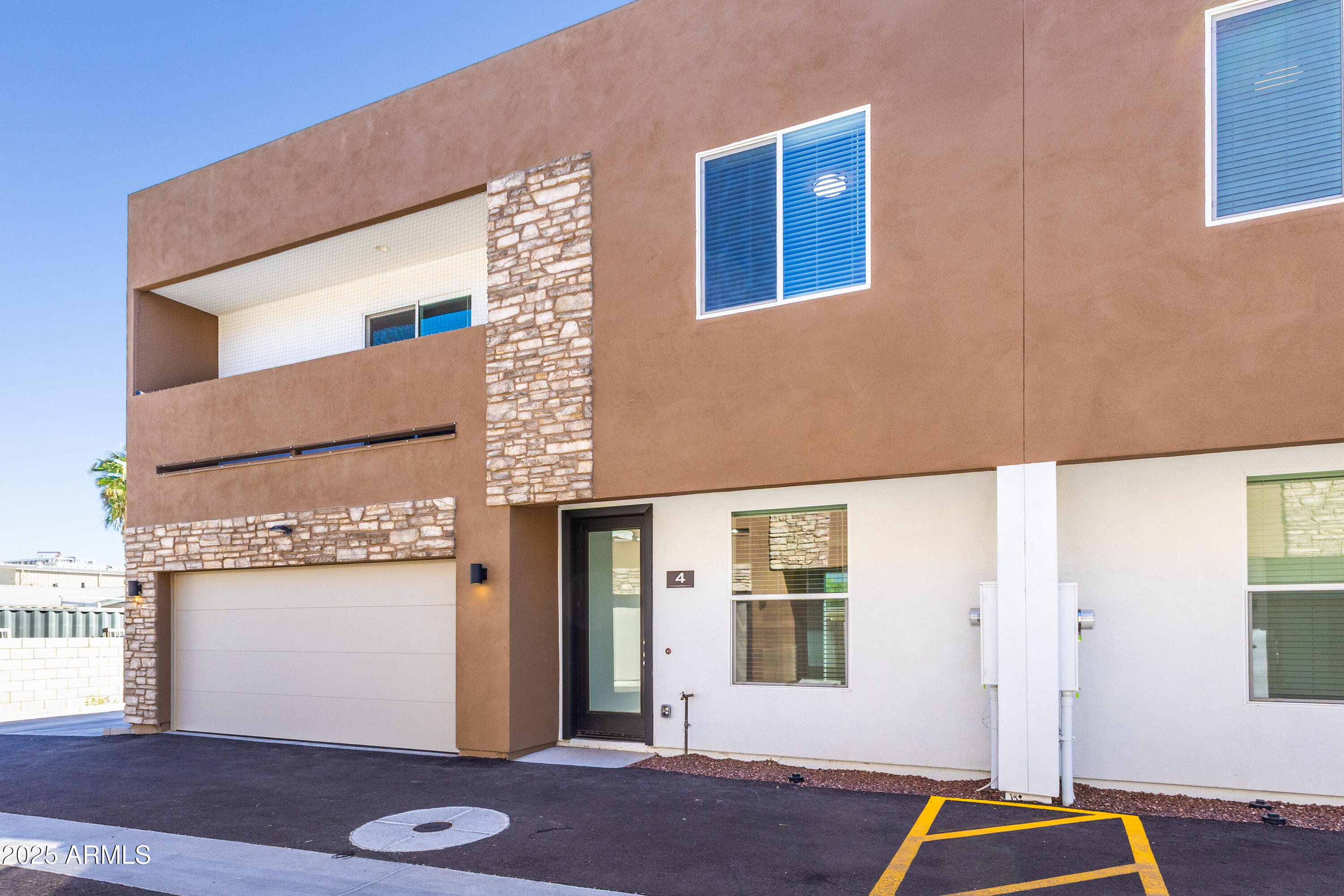 4307 North 13th Place Phoenix, AZ 85014 - Photo 3 of 35 a front view of a house