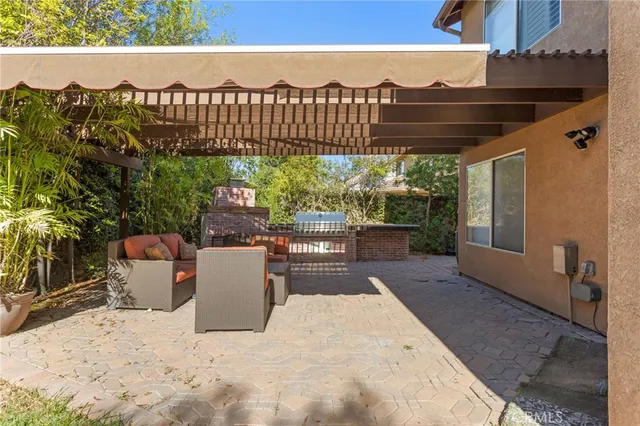 a house view with garden space
