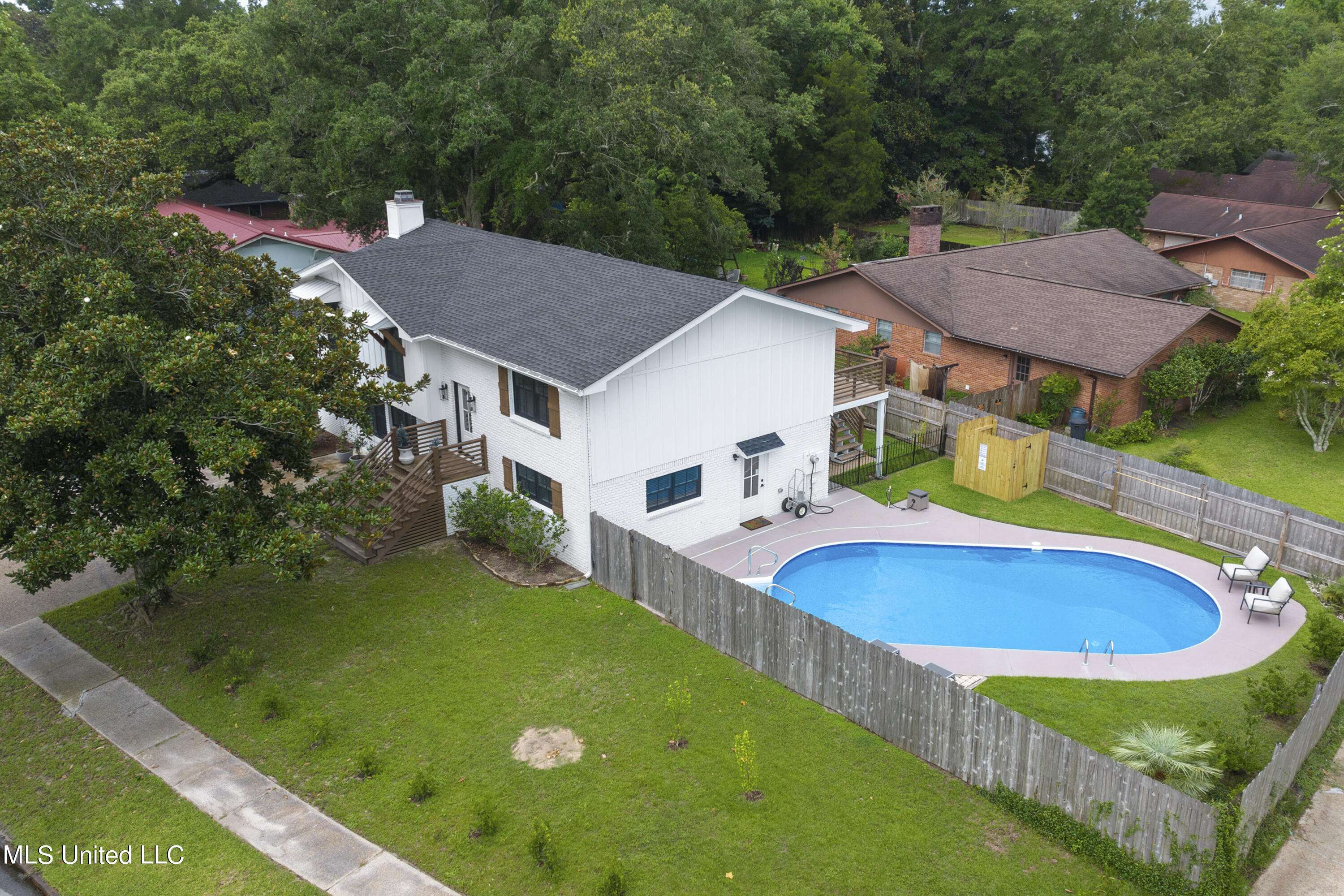 100 Winchester Drive Ocean Springs, MS 39564 - Photo 4 of 45 004