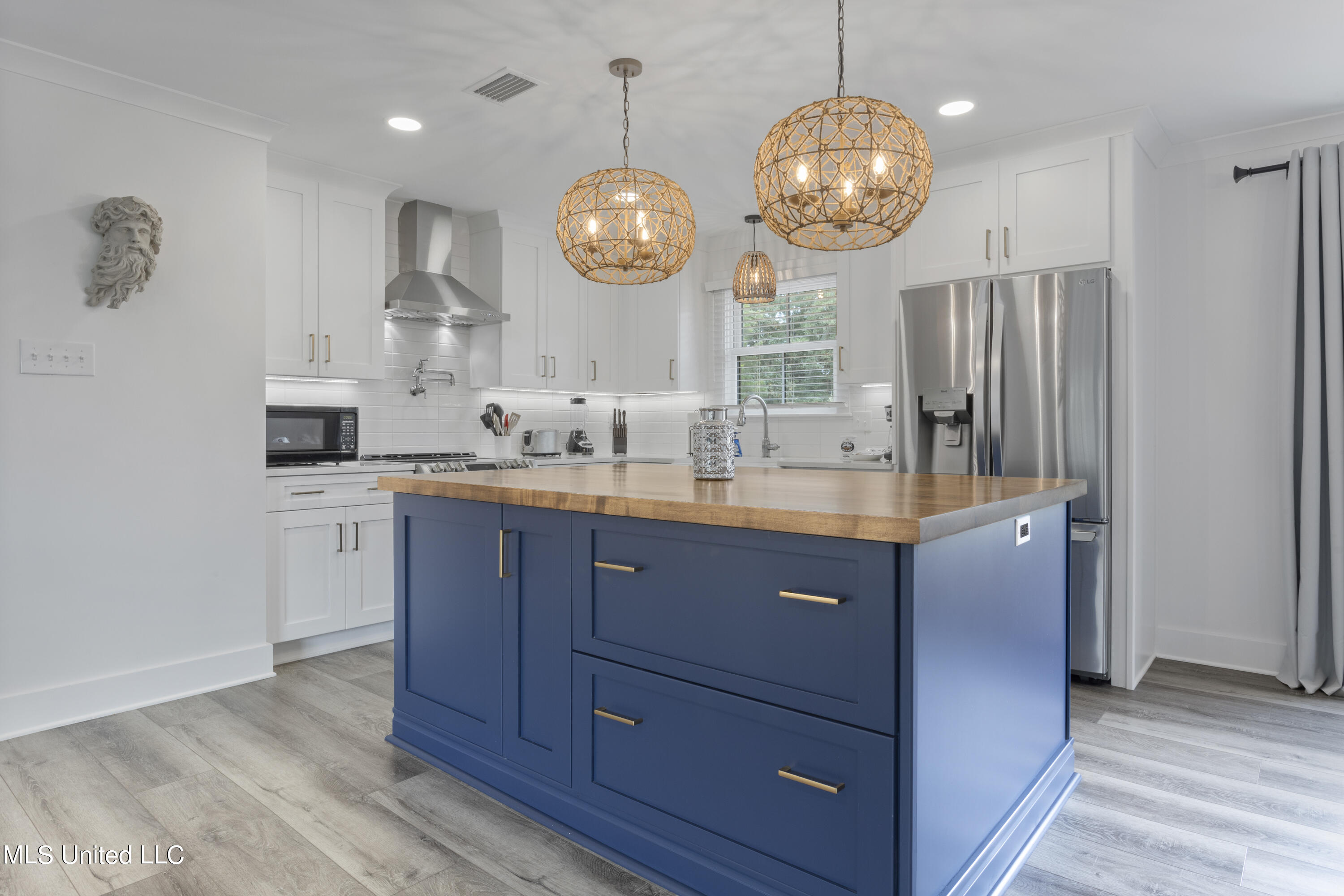 100 Winchester Drive Ocean Springs, MS 39564 - Photo 8 of 45 008