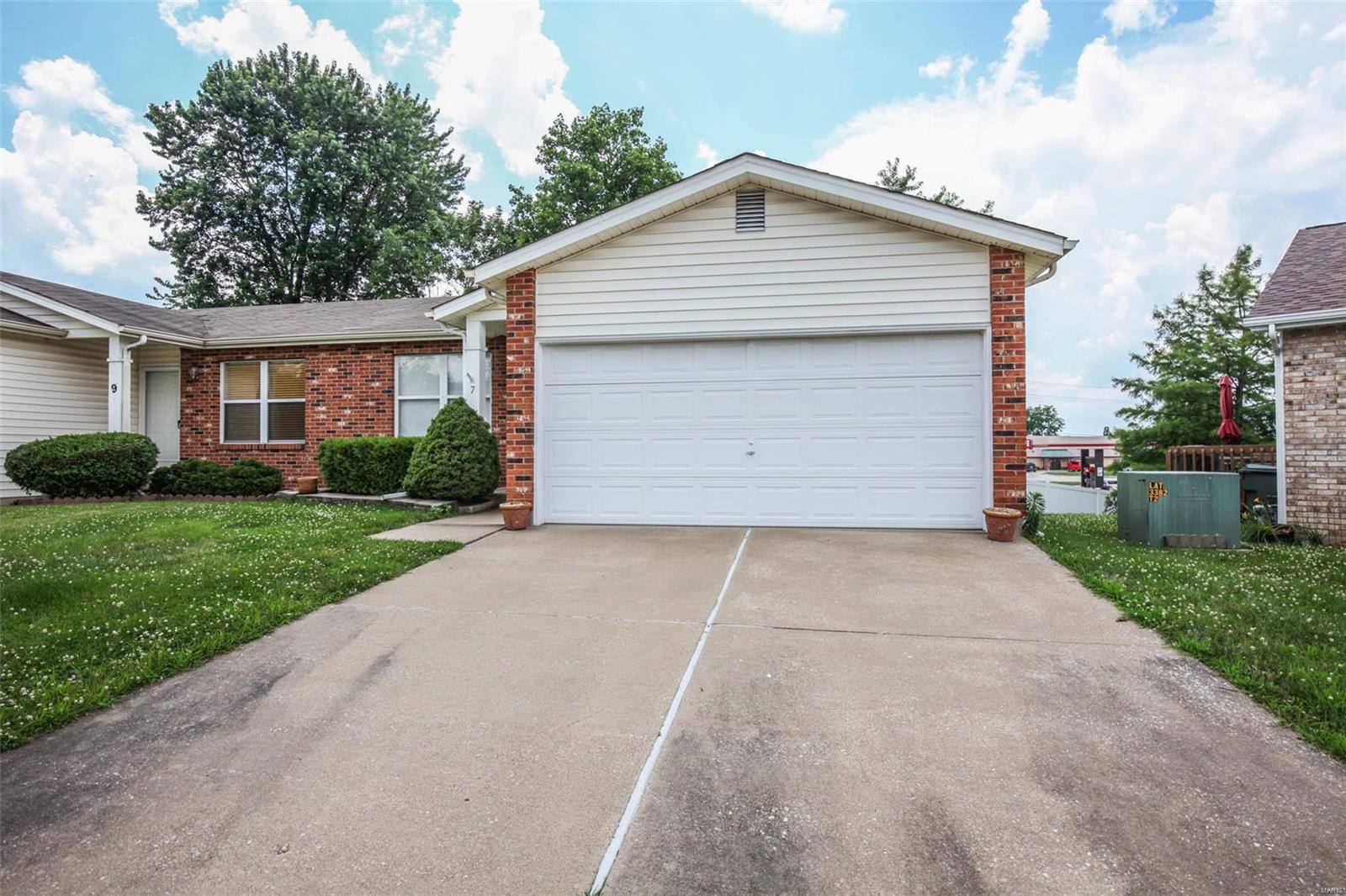 7 Windstream Court St. Peters, MO 63376 - Photo 2 of 19