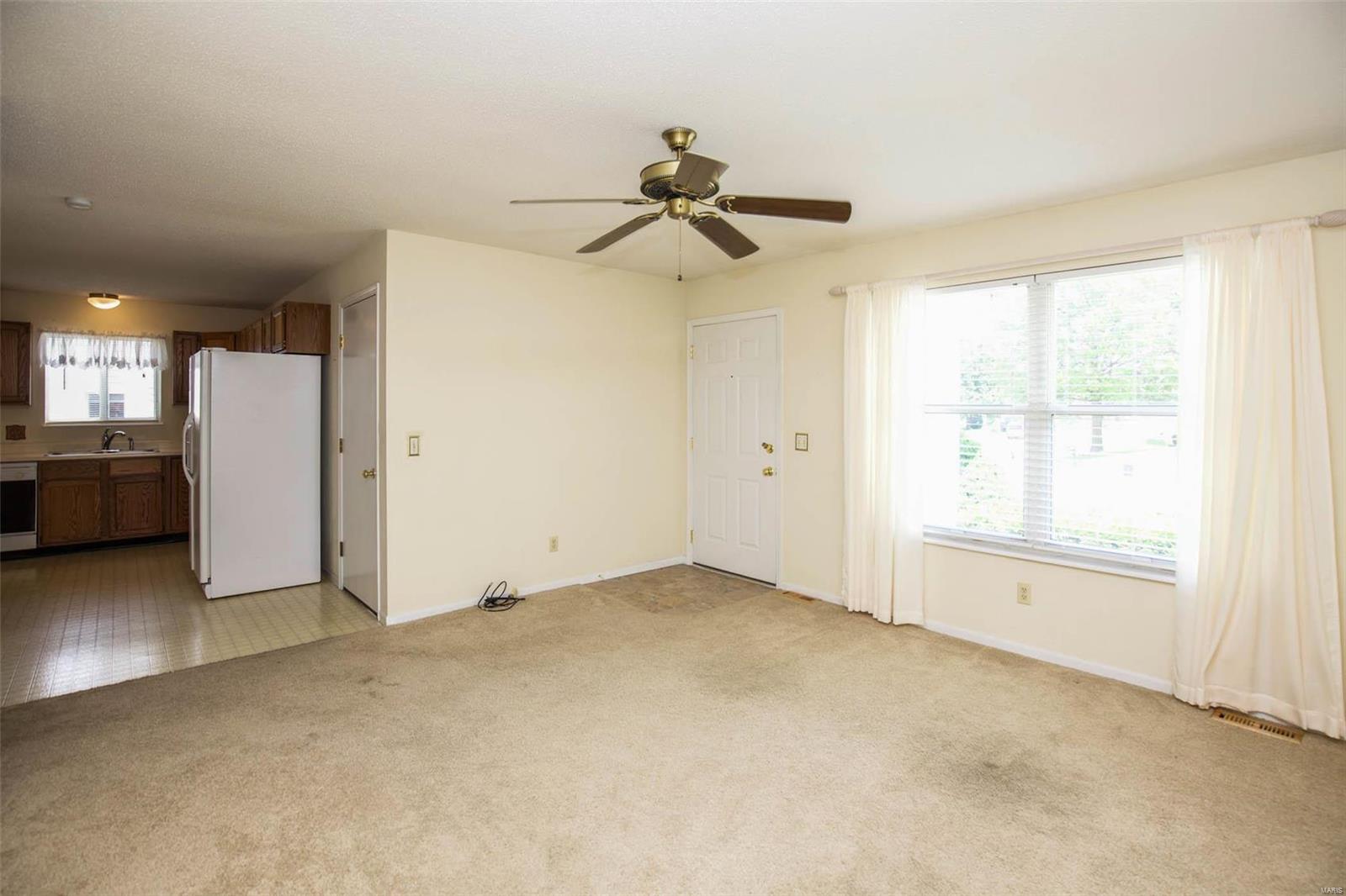 7 Windstream Court St. Peters, MO 63376 - Photo 4 of 19