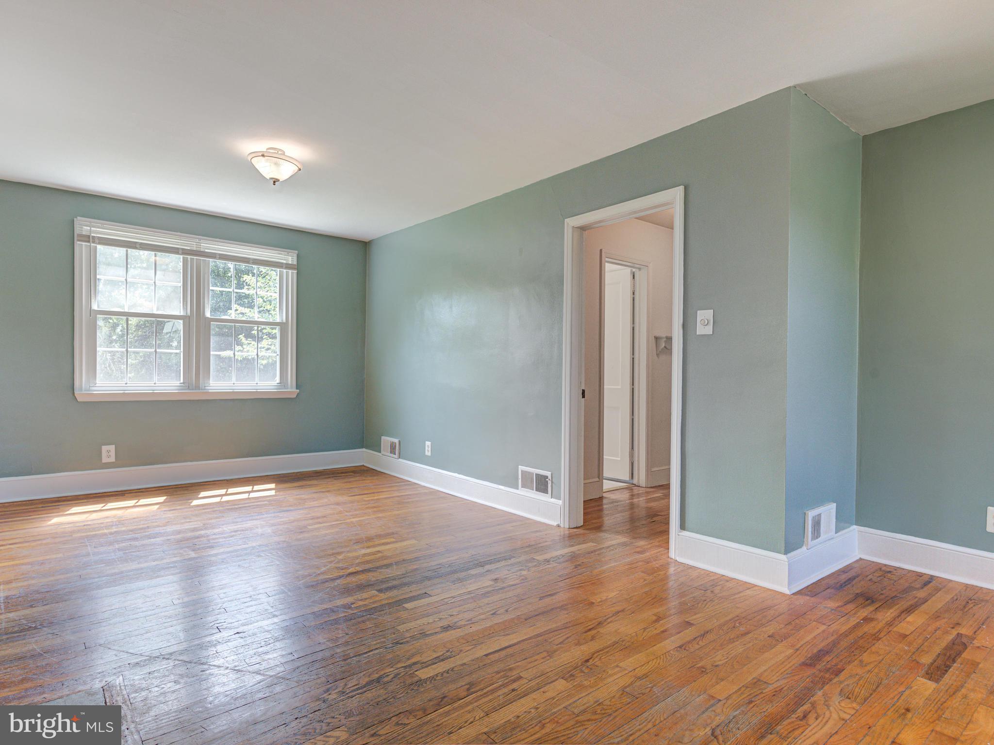 21148 Unison Road Middleburg, VA 20117 - Photo 11 of 52 Dining Area and Entrance to Main Hallway