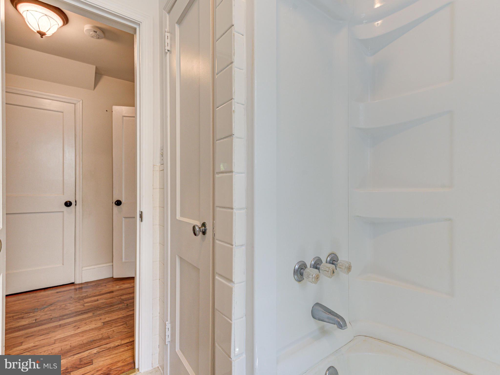 21148 Unison Road Middleburg, VA 20117 - Photo 29 of 52 Main Level Full Bath w/ Tub/Shower & Linen Closet