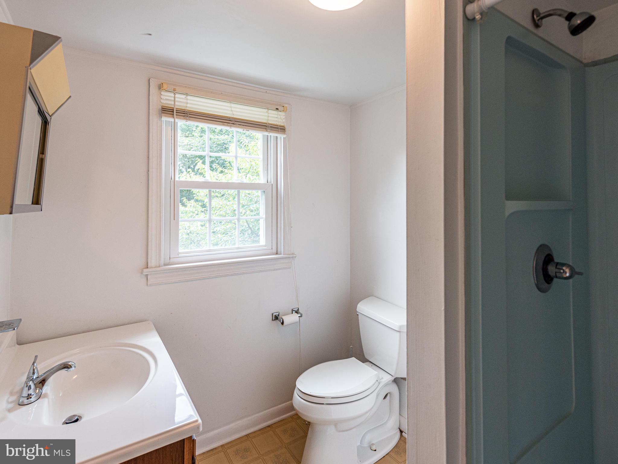 21148 Unison Road Middleburg, VA 20117 - Photo 40 of 52 Upper Level Full Bath w/ Shower