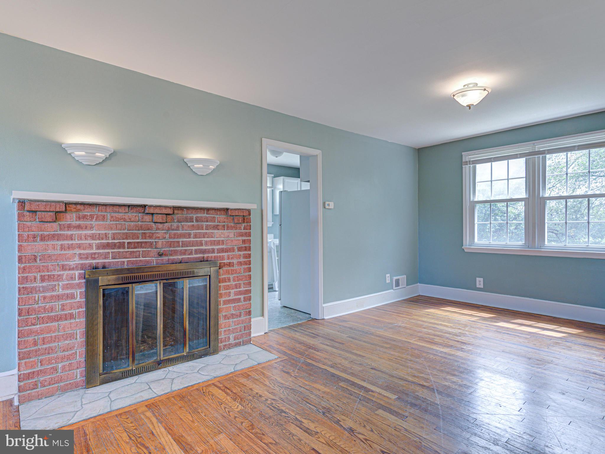 21148 Unison Road Middleburg, VA 20117 - Photo 8 of 52 Wood Burning Fireplace