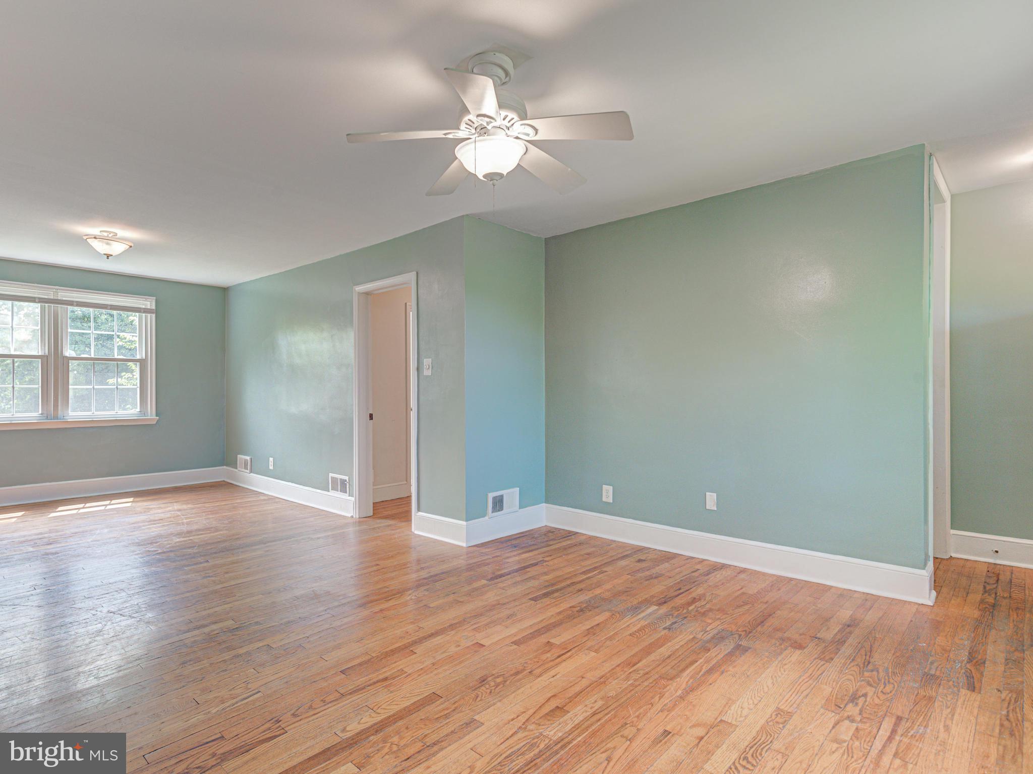 21148 Unison Road Middleburg, VA 20117 - Photo 9 of 52 Living Room with Hardwood Floors throughout