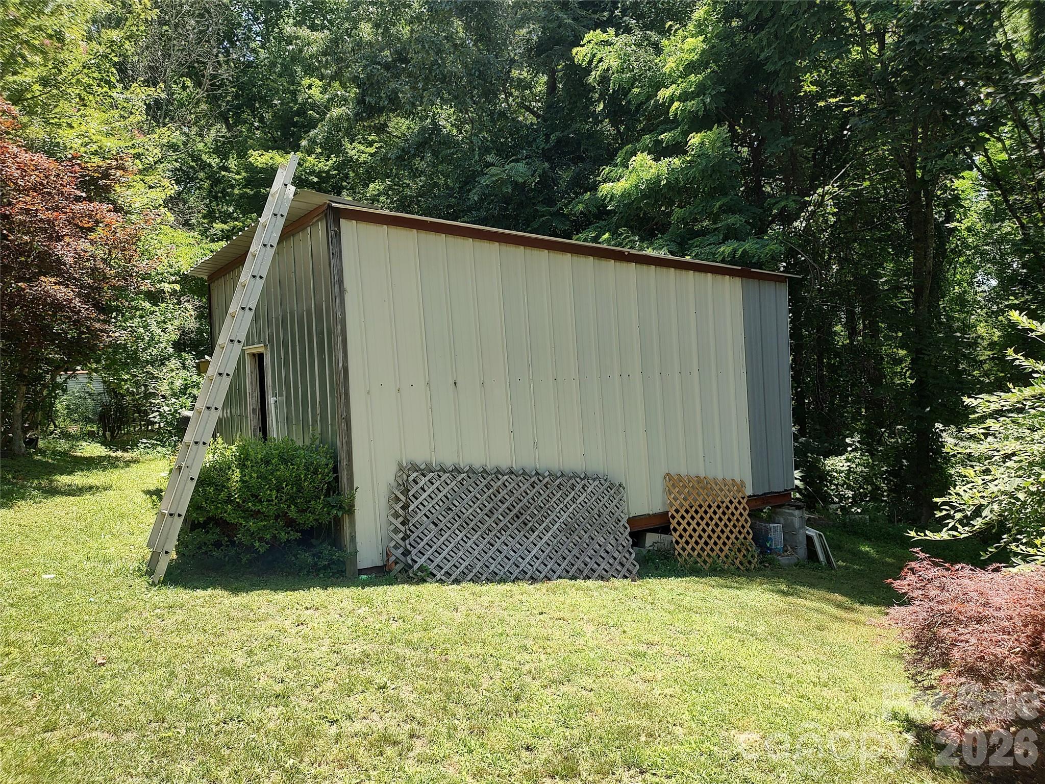 440 Hidden View Road Hendersonville, NC 28792 - Photo 4 of 8