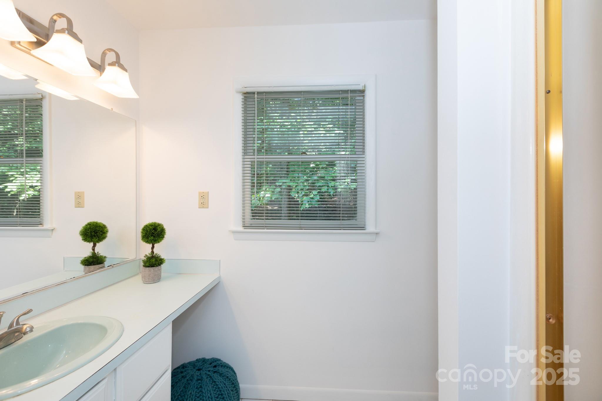 1336 Rock Point Road Charlotte, NC 28270 - Photo 17 of 35 Gallery Image 17