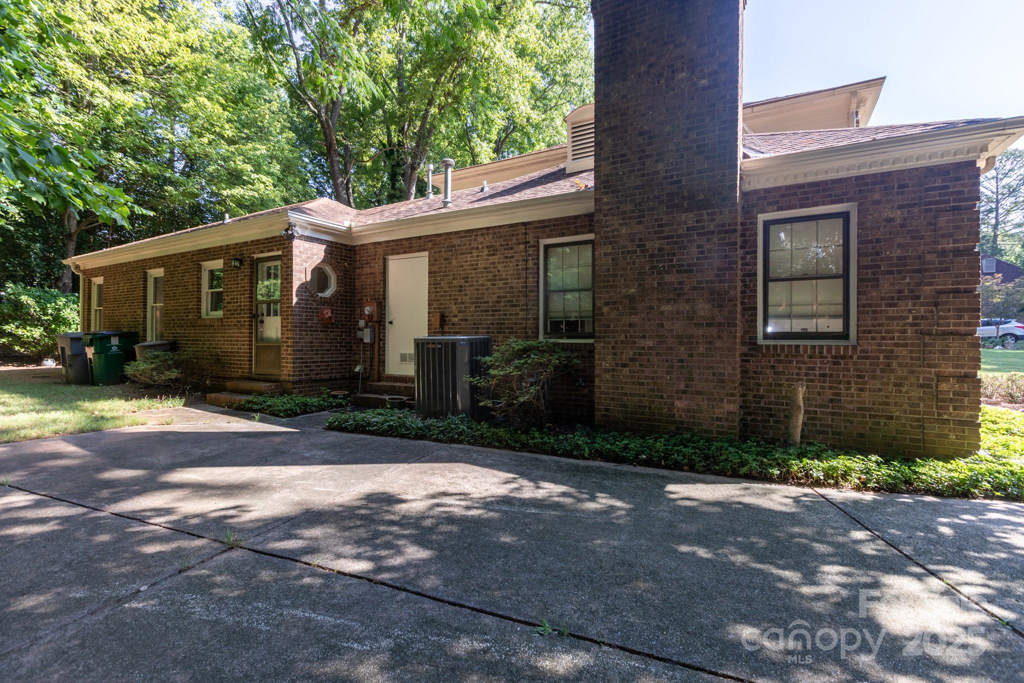 1336 Rock Point Road Charlotte, NC 28270 - Photo 33 of 35 Gallery Image 33