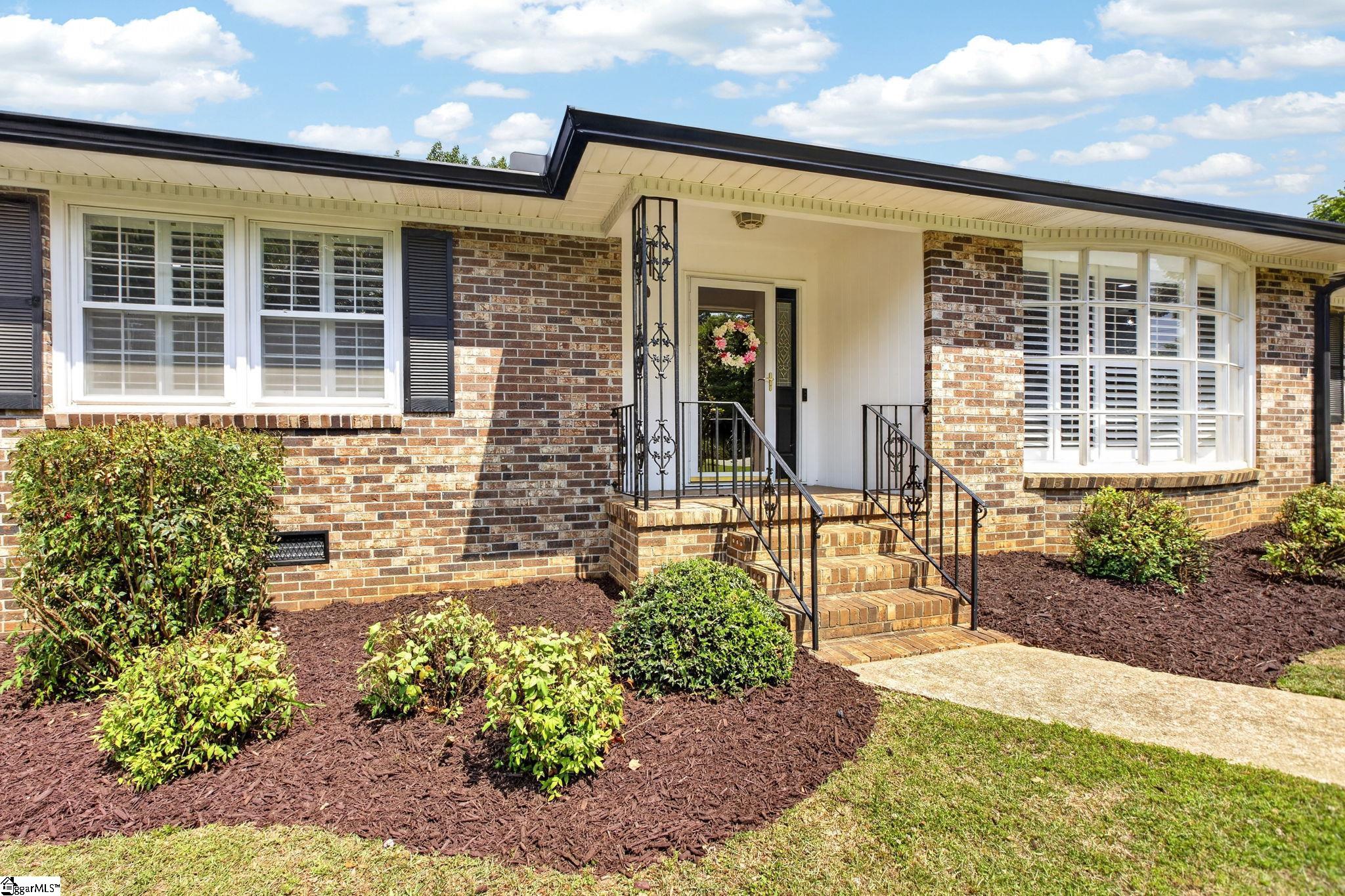 222 Devon Drive Mauldin, SC 29662 - Photo 2 of 34