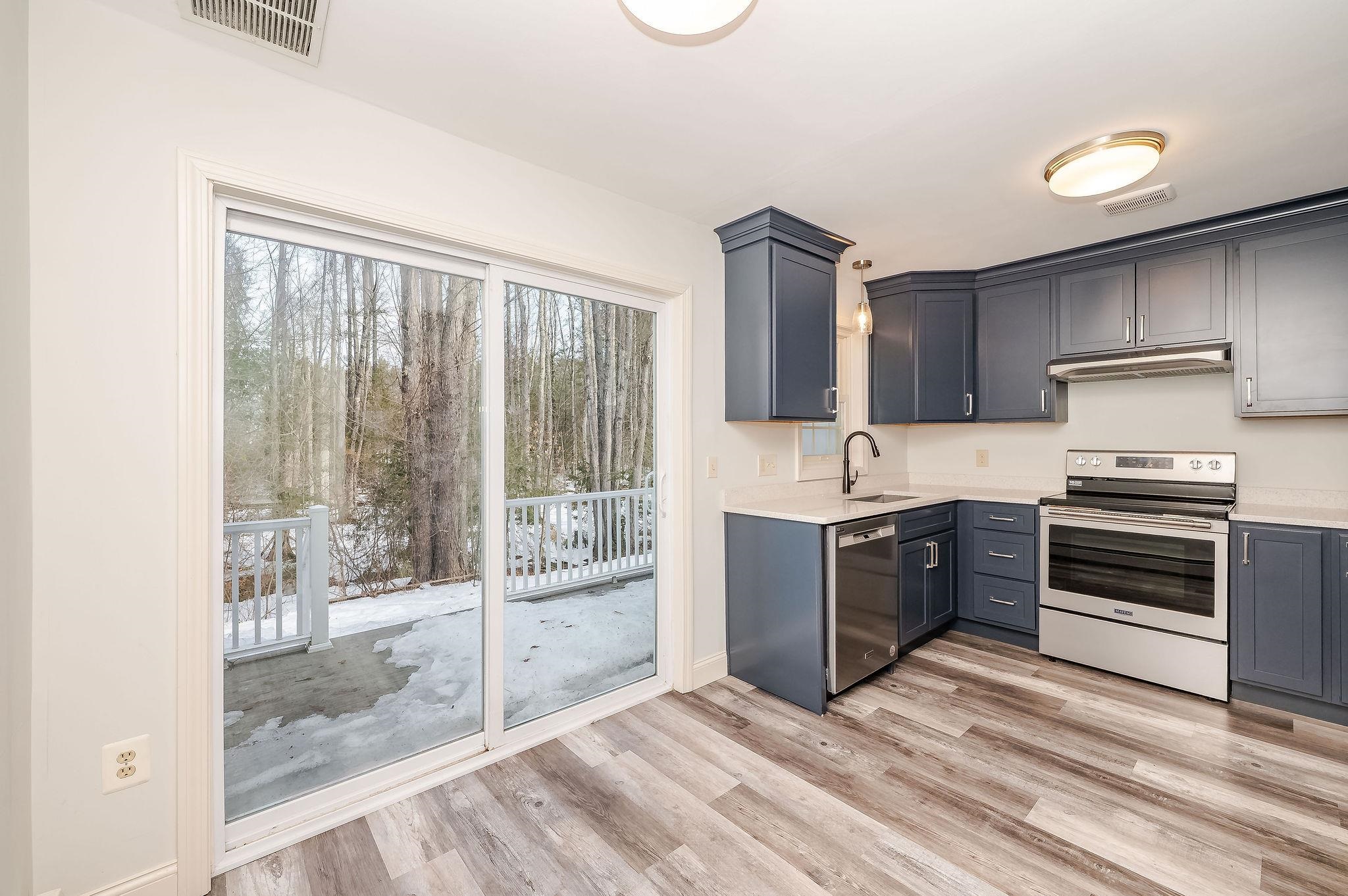 75 Woodland Road North Hampton, NH 03862 - Photo 2 of 10