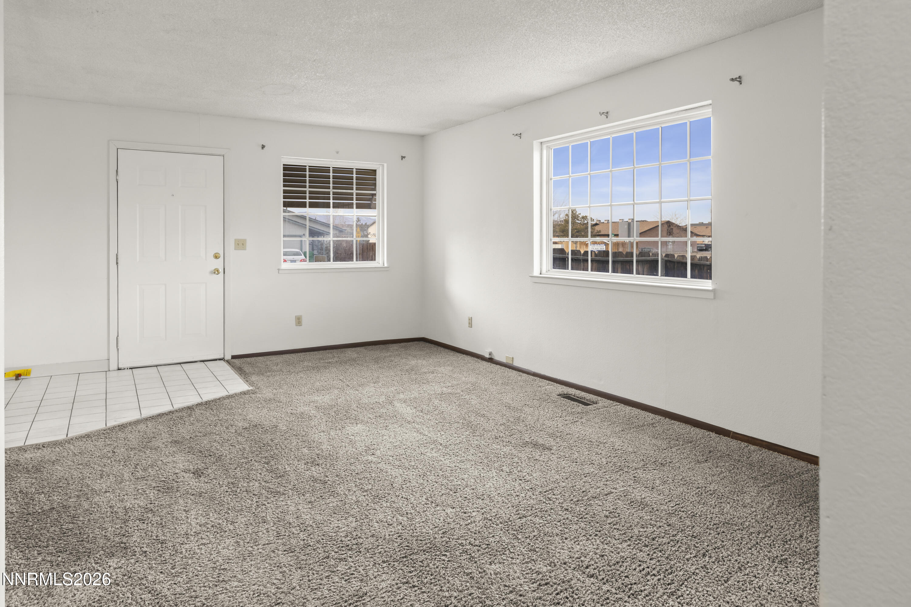 308 Andrea Way Fernley, NV 89408 - Photo 5 of 42 _S1A4520