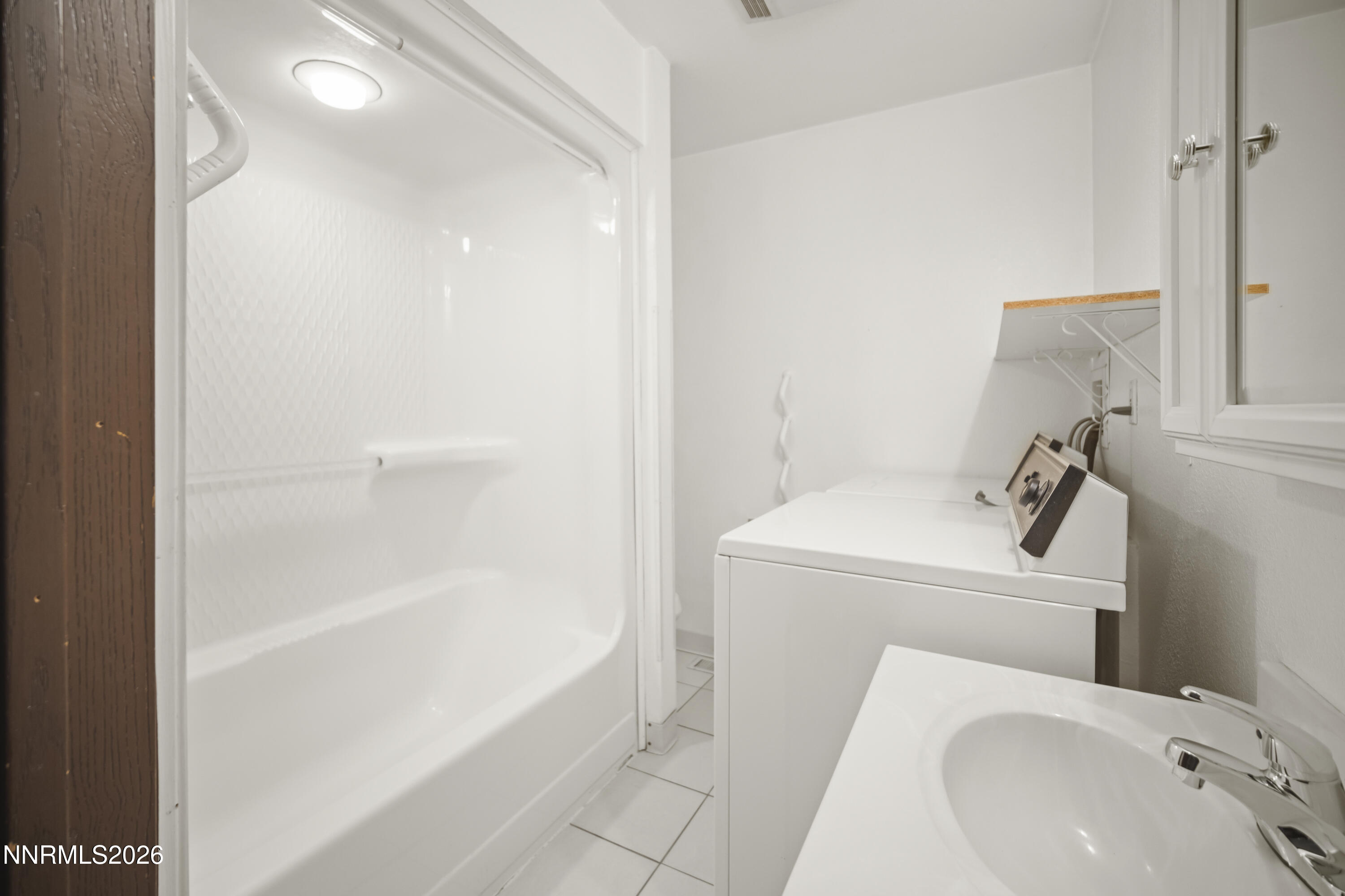 308 Andrea Way Fernley, NV 89408 - Photo 8 of 42 _S1A4536