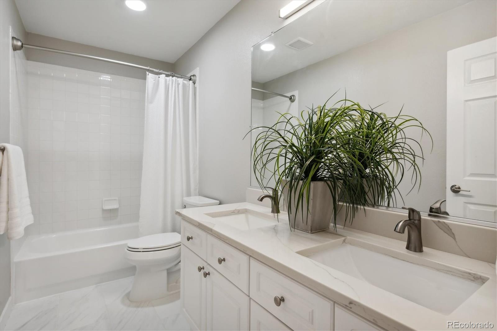 3297 Oak Leaf Place Highlands Ranch, CO 80129 - Photo 28 of 32