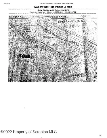 a black and white photo of a room