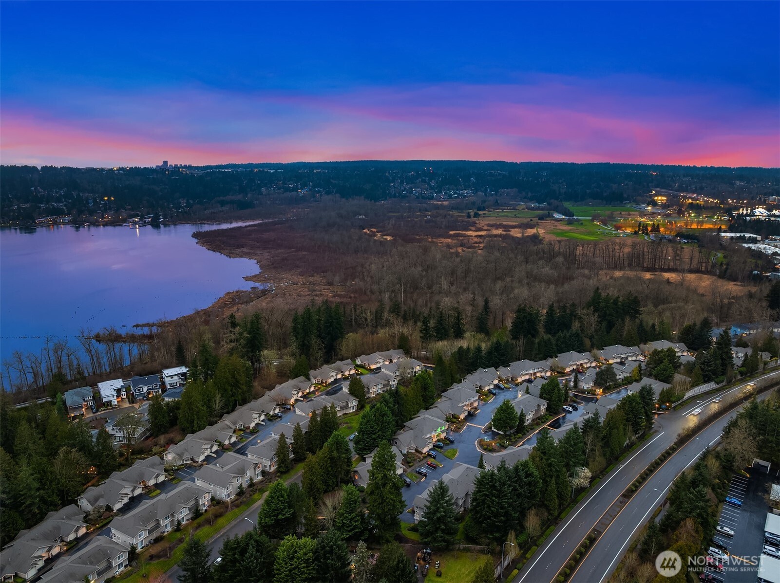 18646 Northeast 57th Way Redmond, WA 98052 - Photo 38 of 40