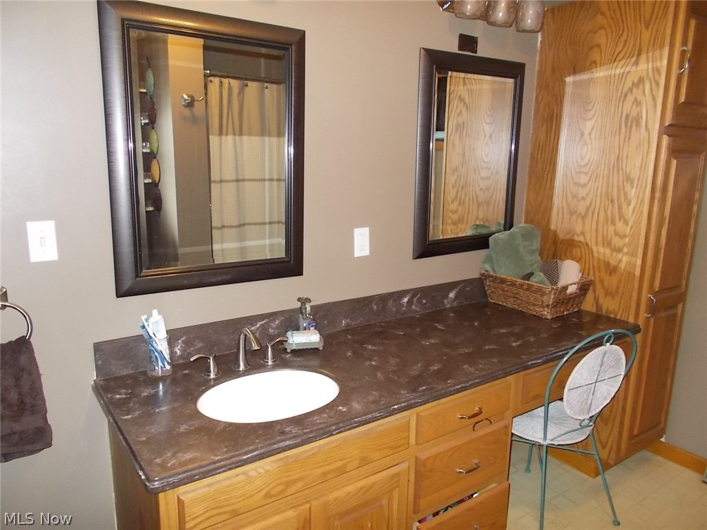 5567 Pepperidge Road Clinton, OH 44216 - Photo 9 of 32 Gallery Image 9