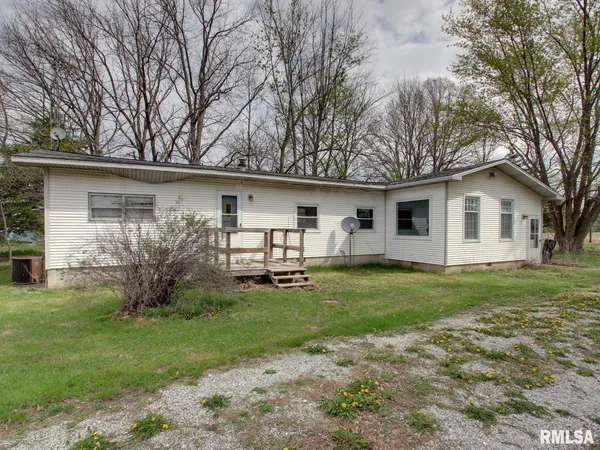 $142,500 | 2201 South Johnson Street, Macomb, IL 61455
