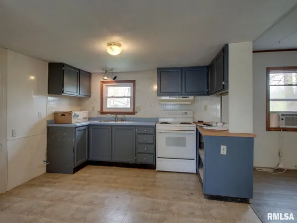 $142,500 | 2201 South Johnson Street, Macomb, IL 61455