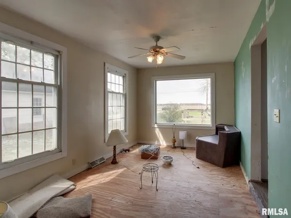 $142,500 | 2201 South Johnson Street, Macomb, IL 61455