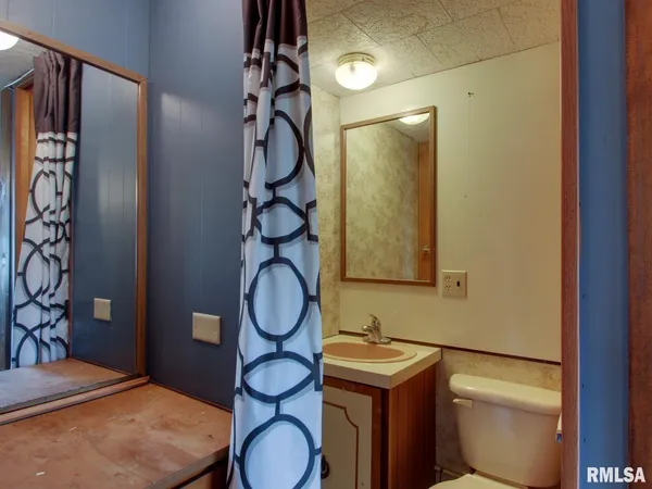 $142,500 | 2201 South Johnson Street, Macomb, IL 61455