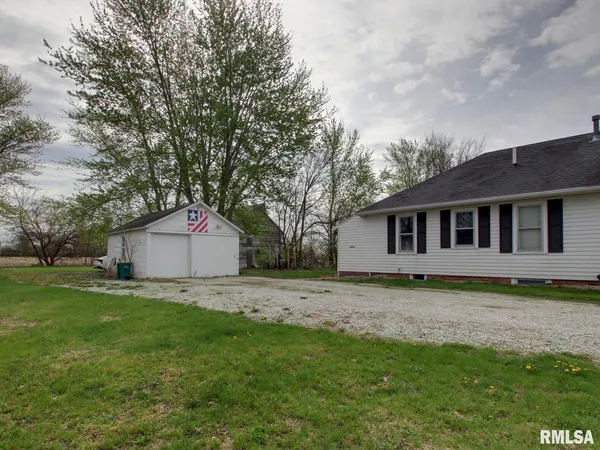 $142,500 | 2201 South Johnson Street, Macomb, IL 61455