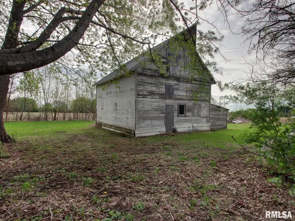 $142,500 | 2201 South Johnson Street, Macomb, IL 61455