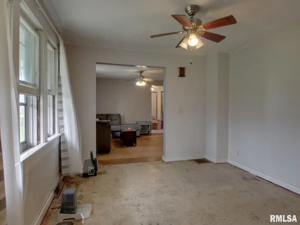 $142,500 | 2201 South Johnson Street, Macomb, IL 61455