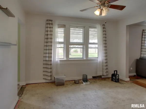 $142,500 | 2201 South Johnson Street, Macomb, IL 61455