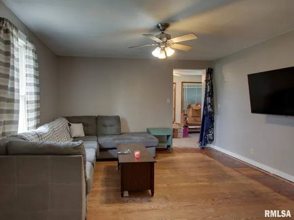 $142,500 | 2201 South Johnson Street, Macomb, IL 61455