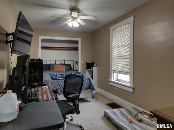 $142,500 | 2201 South Johnson Street, Macomb, IL 61455