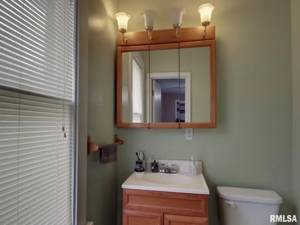 $142,500 | 2201 South Johnson Street, Macomb, IL 61455