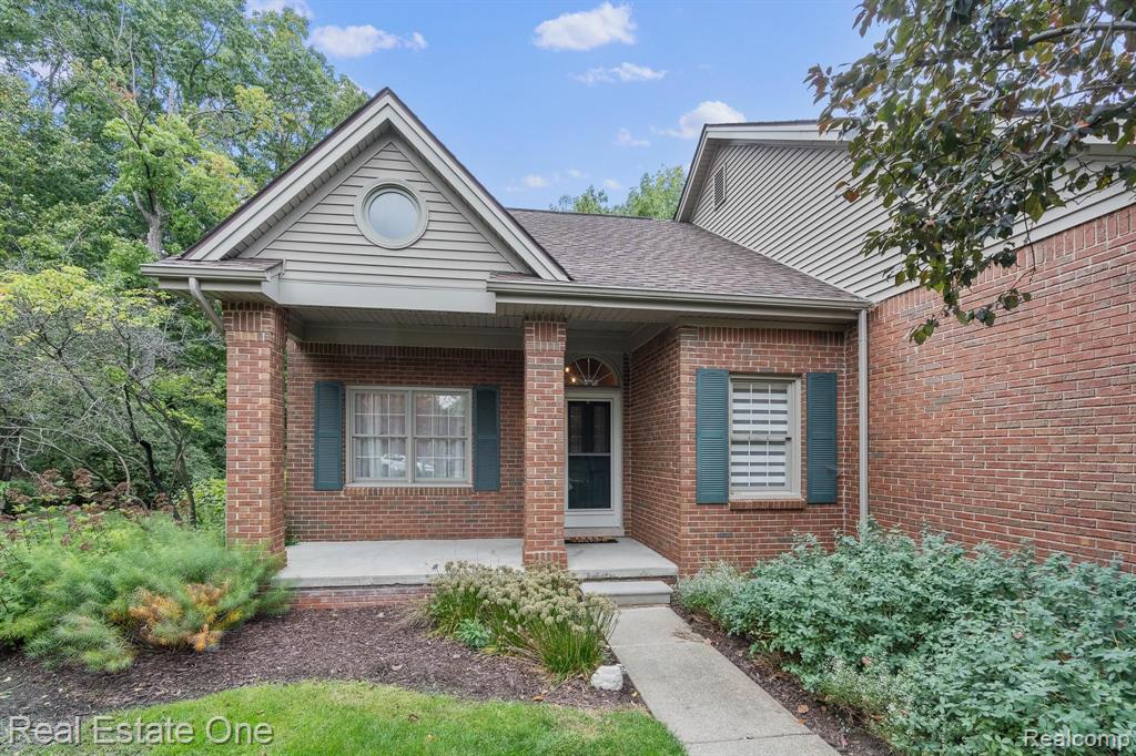 1214 Valley Circle, Unit 9 Rochester Hills, MI 48309 - Photo 27 of 29