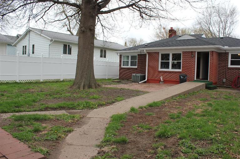 2314 Chancy Street Clinton, IA 52732 - Photo 4 of 24 Gallery Image 4