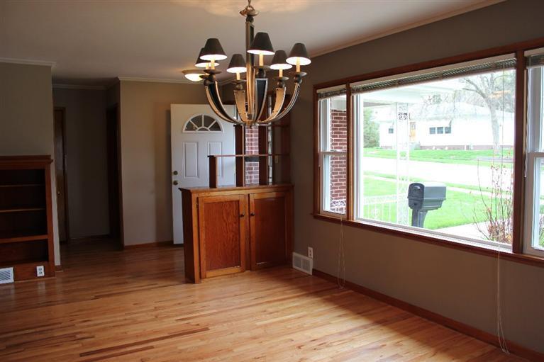 2314 Chancy Street Clinton, IA 52732 - Photo 5 of 24 Gallery Image 5