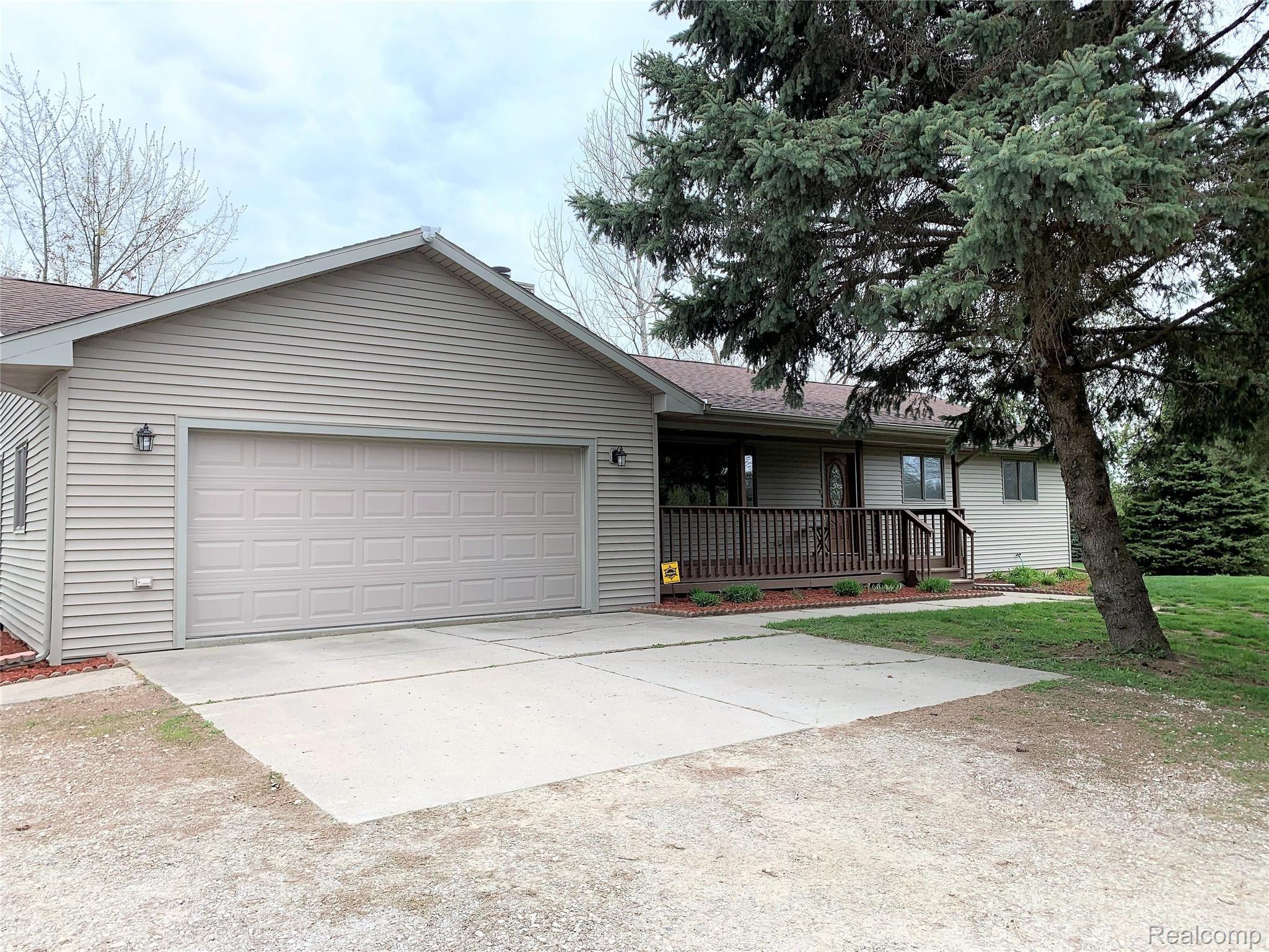 5403 Hartland Road Fenton, MI 48430 - Photo 1 of 26 Photo May 05, 12 57 37 PM.jpg