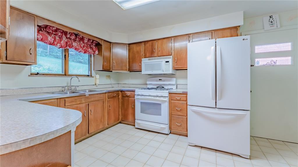 202 Washington Road Forest Hills, PA 15221 - Photo 7 of 20 Gallery Image 7