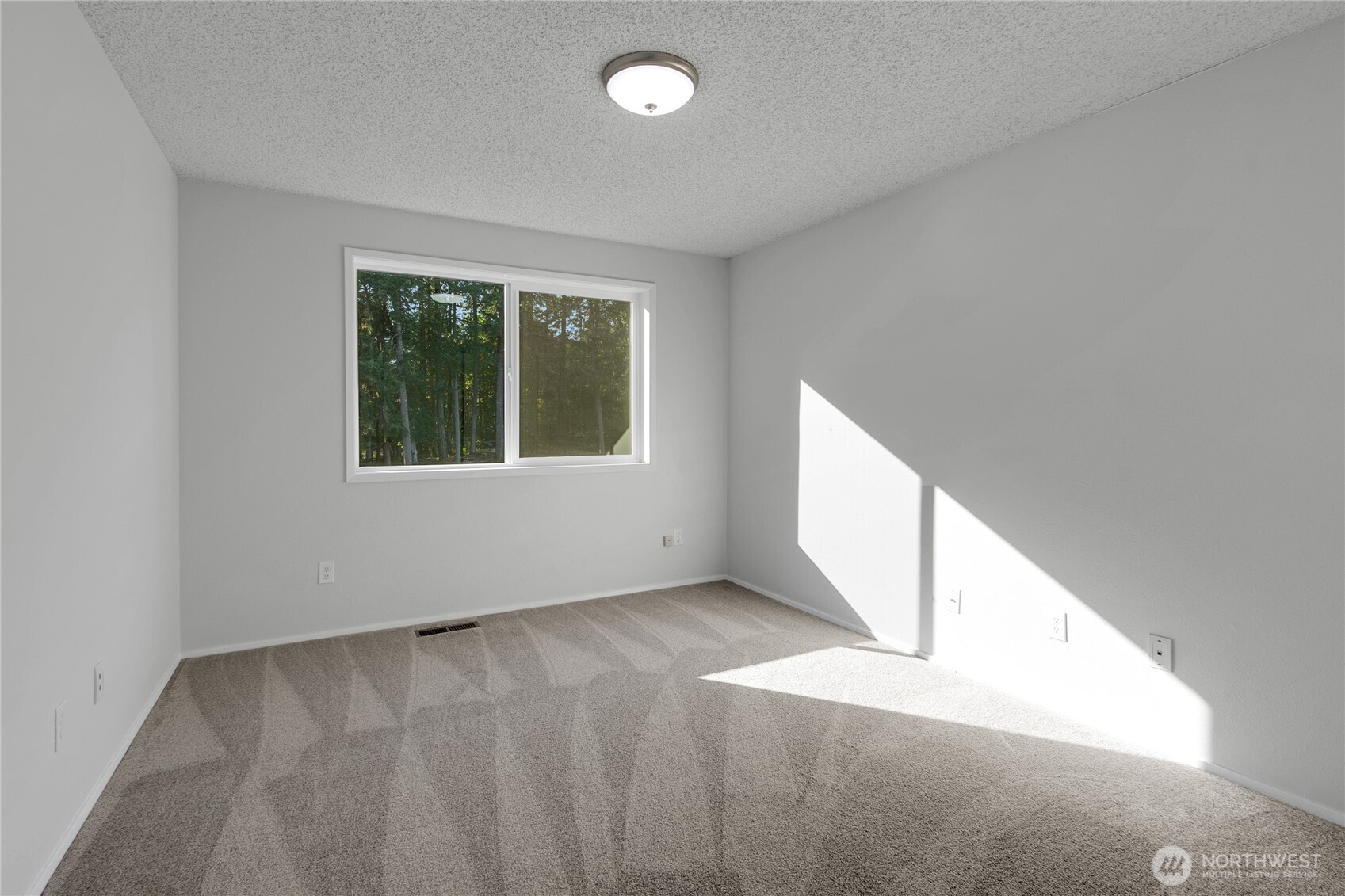 4504 Meridian Road Southeast Olympia, WA 98513 - Photo 23 of 25 Gallery Image 23