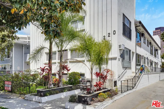 $2,695 | 220 South Gale Drive, Unit 8, Beverly Hills, CA 90211